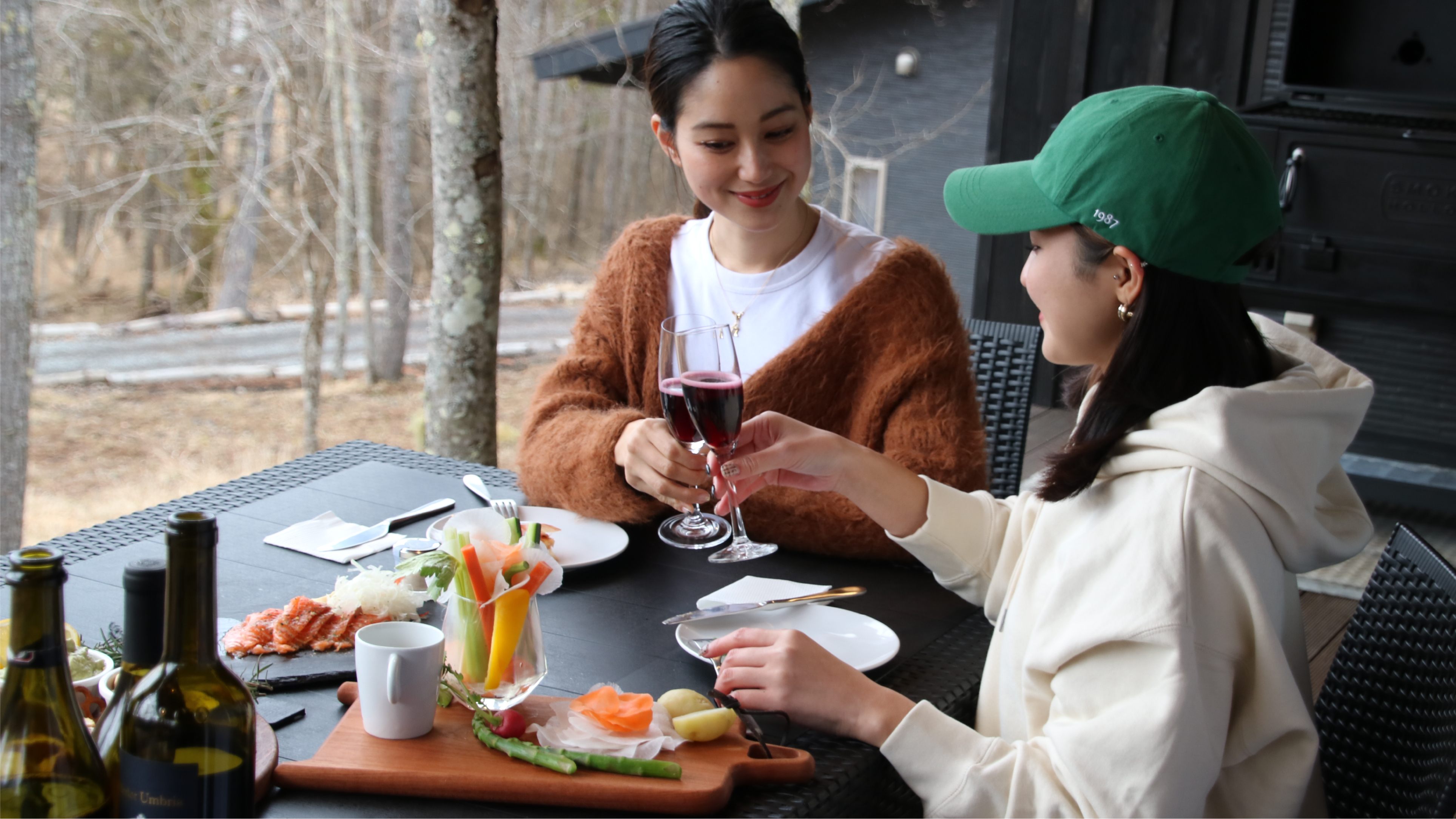 gufoのテラスでイタリアン楽しむ女性たち